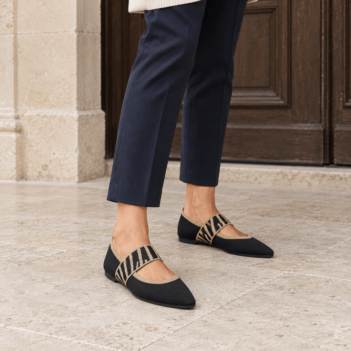 montelore-souliers Babies femme plates en maille tricotée noir et beige à bout pointu