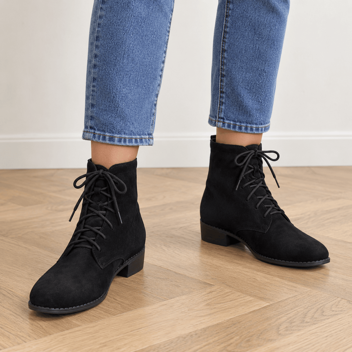 montelore-souliers Bottines Lacets Femme Noires En Suédine