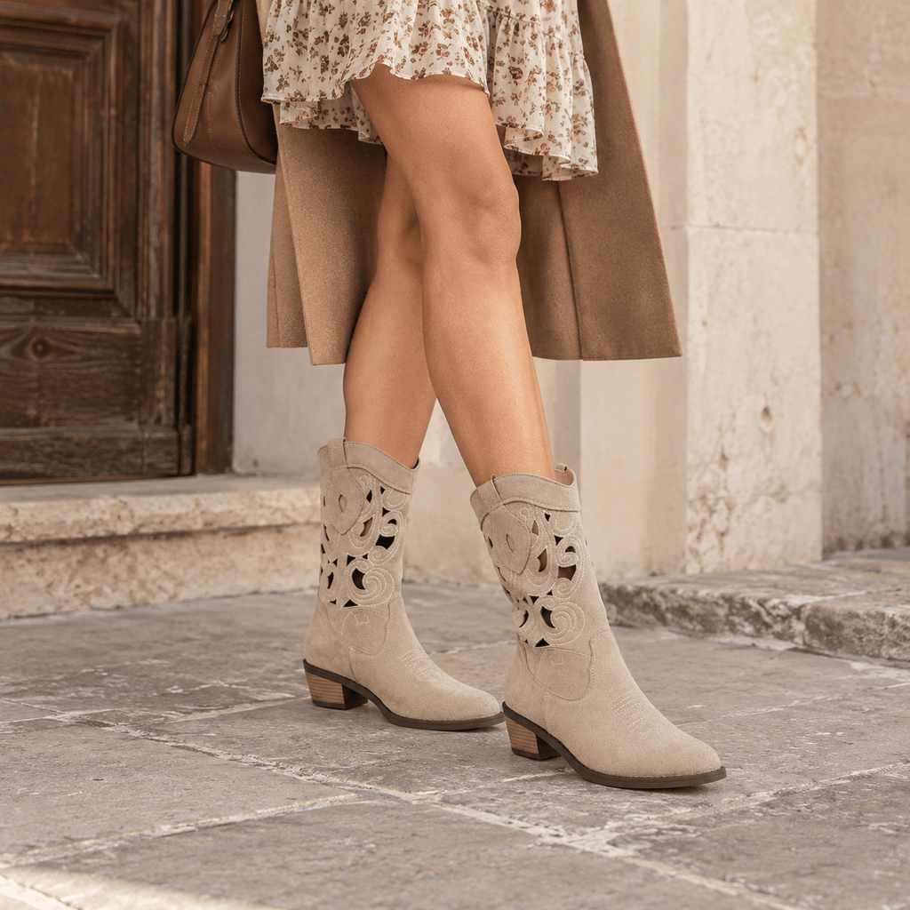 montelore-souliers Santiags femme camel ajourées en suédine à talon carré